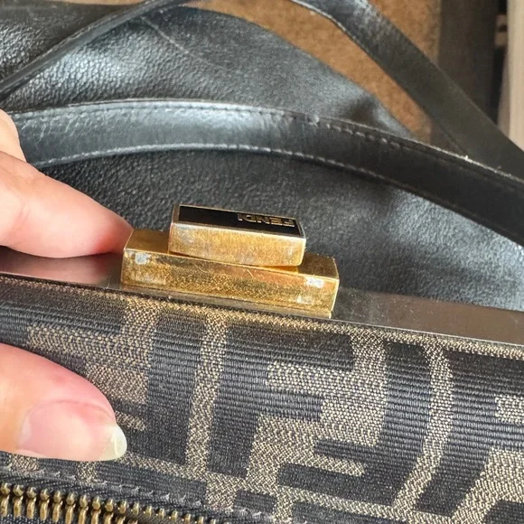 Fendi Peekaboo Large Bag in Black and Zucca Monogram Lining - Picture 9 of 11